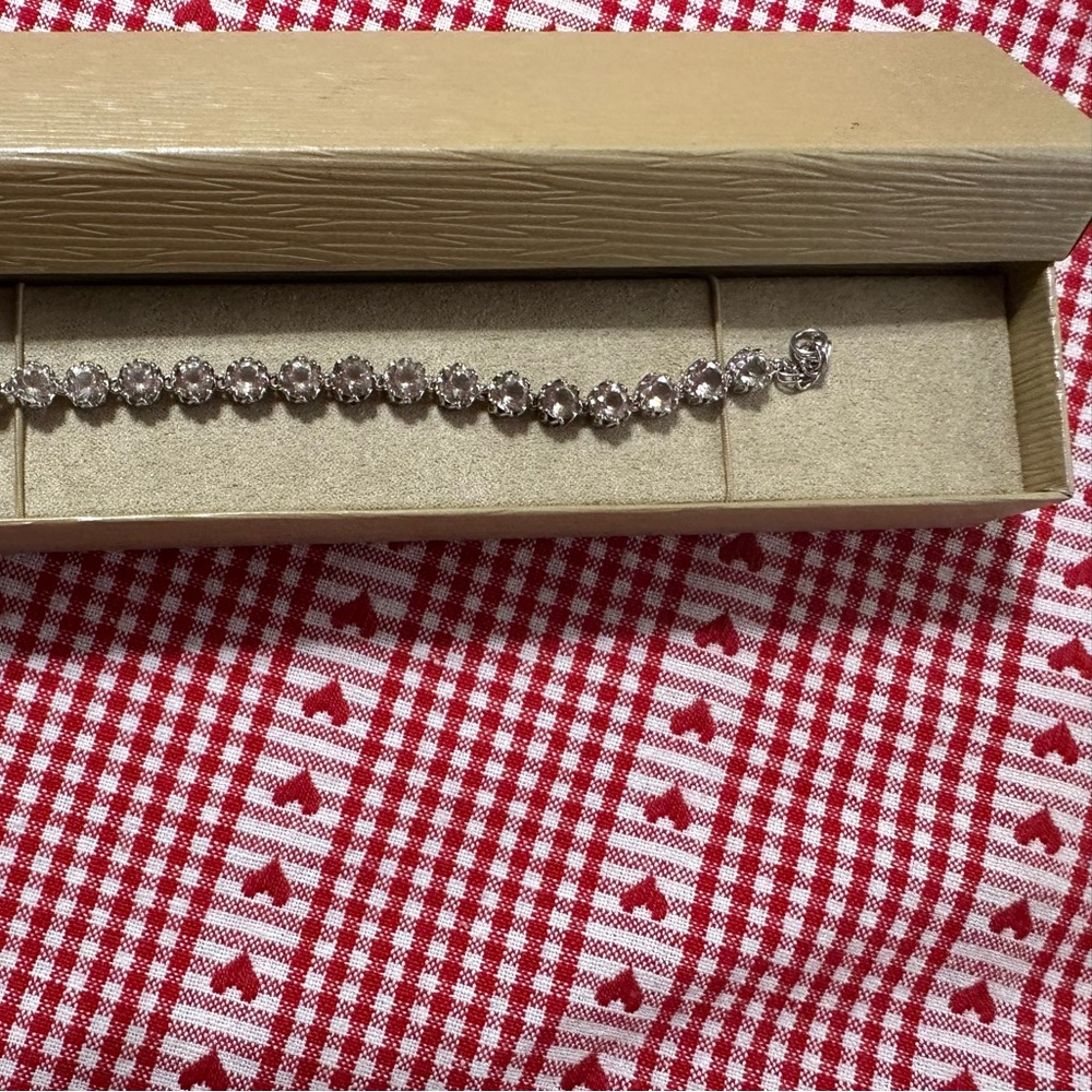 Gorgeous CZ sterling silver 8 inch bracelet! Marked 925 on clasp.